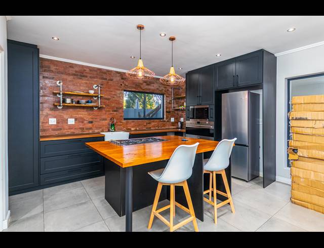 3 BEDROOM FREEHOLD FOR SALE IN SAGEWOOD